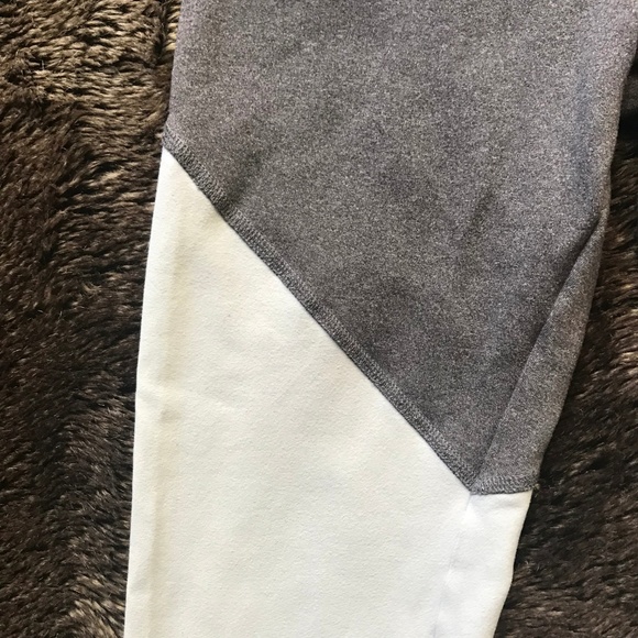 ALO YOGA Gray Electra Color Block Capri Leggings S - Picture 5 of 8
